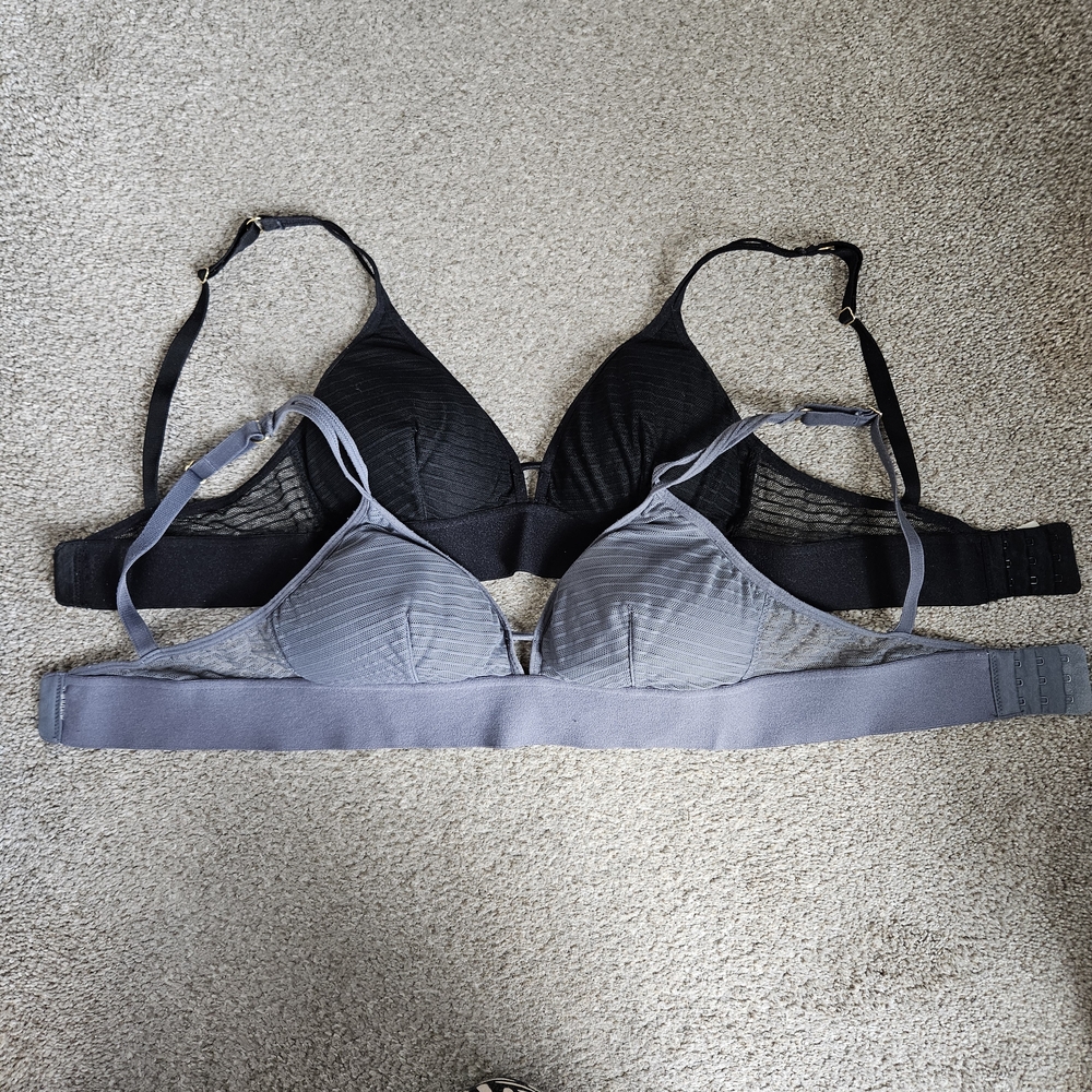 Lively Black and Gray Bras Set